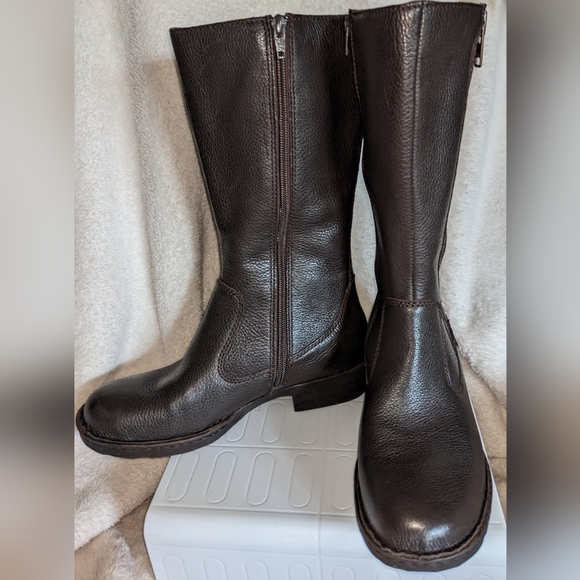 Born Shoes - Size 7 Brown Leather Born boots